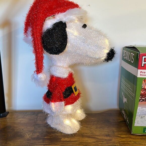 Peanuts Snoopy Pre-Lit 3D Yard Art Santa Hat Decoration 18 in Tall Outdoor 2016 - Picture 2 of 12
